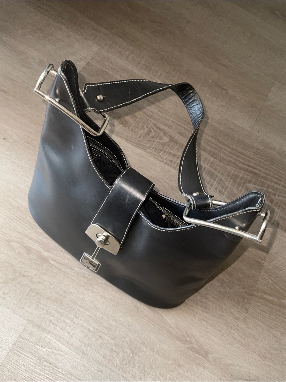 Dooney & Bourke VTG Fall 1999 Smooth Black Leather Crescent Hobo Bag - Picture 5 of 14